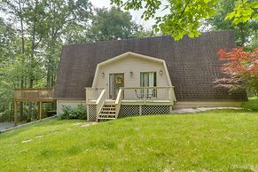 Spacious Massanutten Retreat w/ Hot Tub & Games