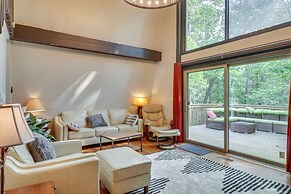 Spacious Massanutten Retreat w/ Hot Tub & Games