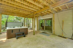 Spacious Massanutten Retreat w/ Hot Tub & Games