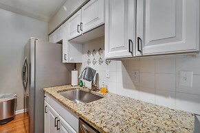 Spacious Massanutten Retreat w/ Hot Tub & Games