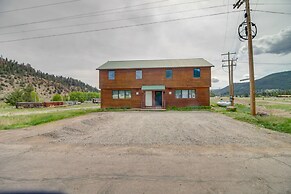 Modern South Fork Vacation Rental w/ Deck & Grill!