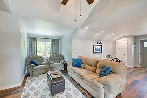 Scenic Bryson City Retreat w/ Direct Lake Access!