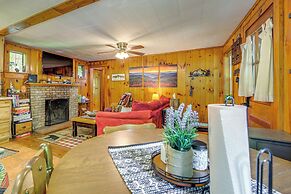 Pet-friendly Maggie Valley Cabin w/ Pool Access!