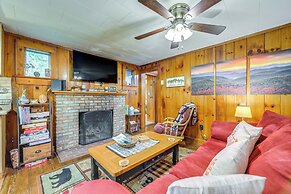Pet-friendly Maggie Valley Cabin w/ Pool Access!