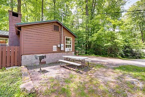 Pet-friendly Creekside Cabin w/ Pool Access!