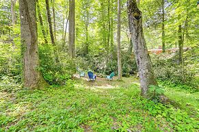 Pet-friendly Creekside Cabin w/ Pool Access!