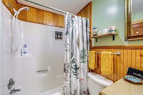 Pet-friendly Creekside Cabin w/ Pool Access!