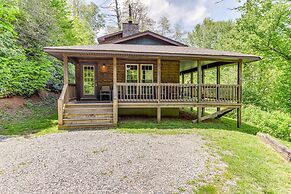 Peaceful Maggie Valley Cabin w/ Mountain Views!