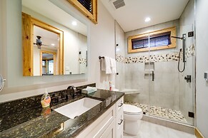 Grill + Water Views: Chinquapin Resort Home