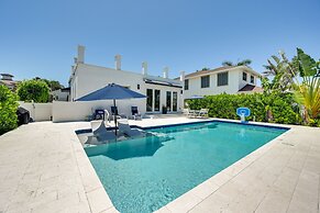 Luxury Naples Home w/ Private Pool ~ 1 Mi to Beach