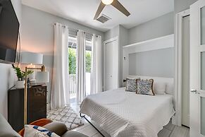 Luxury Naples Home w/ Private Pool ~ 1 Mi to Beach