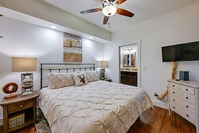 Modern-rustic Glenville Cabin: Golf, Hike + Unwind