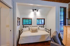 Modern-rustic Glenville Cabin: Golf, Hike + Unwind