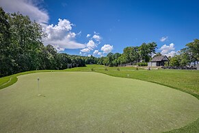 Modern-rustic Glenville Cabin: Golf, Hike + Unwind