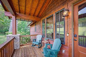 Modern-rustic Glenville Cabin: Golf, Hike + Unwind