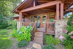 Modern-rustic Glenville Cabin: Golf, Hike + Unwind