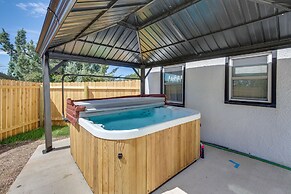 Modern Rapid City Home ~ 3 Mi to Dinosaur Park!