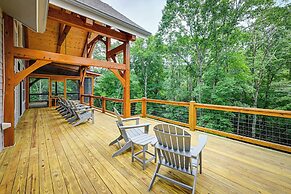 6 Mi to Dtwn Cashiers: Spacious Home w/ Deck