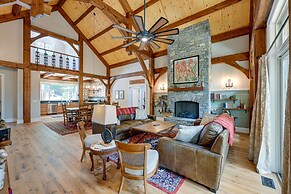 6 Mi to Dtwn Cashiers: Spacious Home w/ Deck