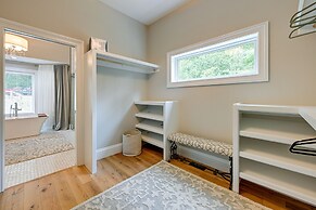 6 Mi to Dtwn Cashiers: Spacious Home w/ Deck