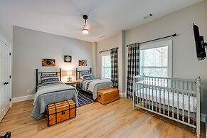 6 Mi to Dtwn Cashiers: Spacious Home w/ Deck