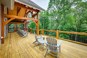 6 Mi to Dtwn Cashiers: Spacious Home w/ Deck
