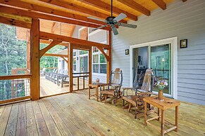 6 Mi to Dtwn Cashiers: Spacious Home w/ Deck