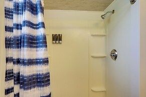 Welcoming Port Clinton Vacation Rental!