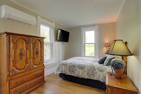 Welcoming Port Clinton Vacation Rental!