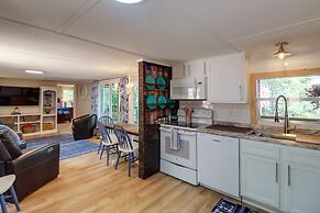 Edgemont Waterfront Cabin Rental w/ Beach Access!