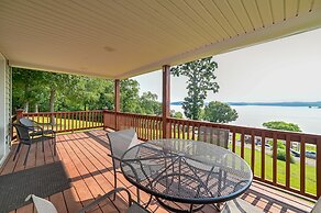 Kentucky Lake Getaway w/ Lookout Deck, Water View!