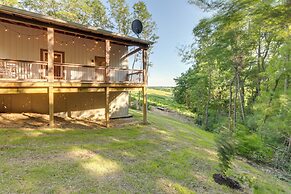 Serene Kentucky Cabin w/ Fireplace + Fire Pit!