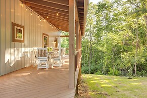 Serene Kentucky Cabin w/ Fireplace + Fire Pit!