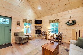 Serene Kentucky Cabin w/ Fireplace + Fire Pit!