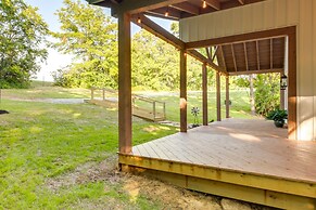 Serene Kentucky Cabin w/ Fireplace + Fire Pit!