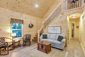 Serene Kentucky Cabin w/ Fireplace + Fire Pit!