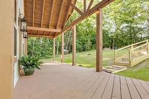 Serene Kentucky Cabin w/ Fireplace + Fire Pit!