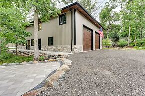 Newly Built West Branch Retreat Near Lake Ogemaw!