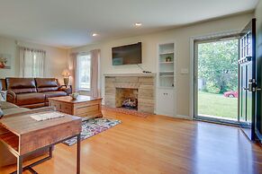 Home w/ Hot Tub + Deck ~ 3 Mi to Ark Encounter!