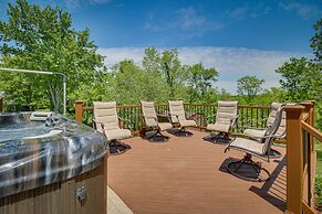 Home w/ Hot Tub + Deck ~ 3 Mi to Ark Encounter!
