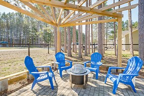 Spacious Retreat w/ Games, 0.7 Mi to Higgins Lake!