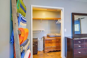 Spacious Retreat w/ Games, 0.7 Mi to Higgins Lake!