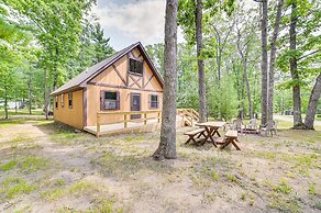 Family Roscommon Home - 3 Mi to Higgins Lake