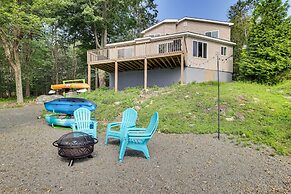 Stunning Tobyhanna Home w/ Lake Access + Kayaks!