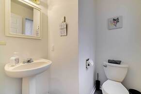 Stunning Tobyhanna Home w/ Lake Access + Kayaks!