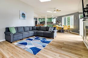 Stunning Tobyhanna Home w/ Lake Access + Kayaks!