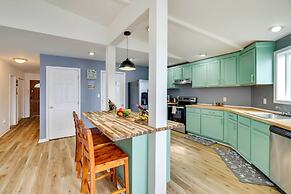 Stunning Tobyhanna Home w/ Lake Access + Kayaks!