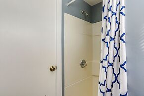 Dog-friendly Port Clinton Home: Walk to Lake Erie!