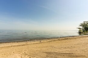 Dog-friendly Port Clinton Home: Walk to Lake Erie!