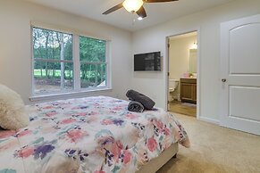 Hot Tub + Lake Access: Spacious Tobyhanna Home